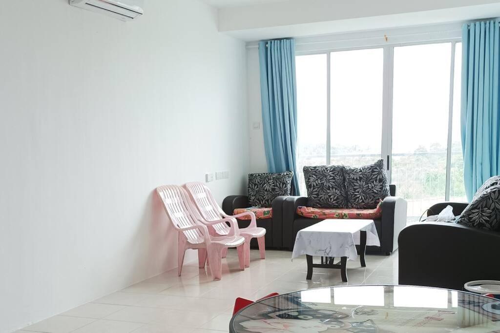 Ike Village Homestay Near With Uitm Kota Samarahan Extérieur photo
